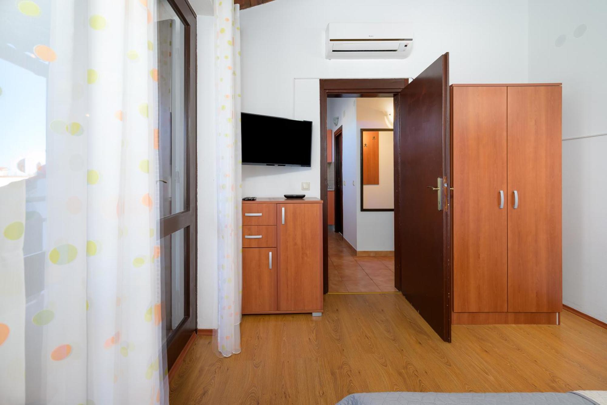 Apartment Pinjola Poreč Exteriör bild
